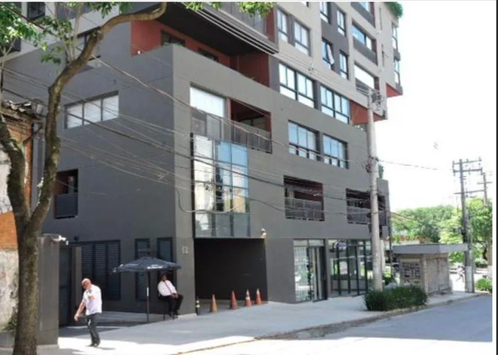 Comprar imóveis POD Rebouças | Sala comercial de 51,8 m² com varanda | Próxima à Av. Rebouças