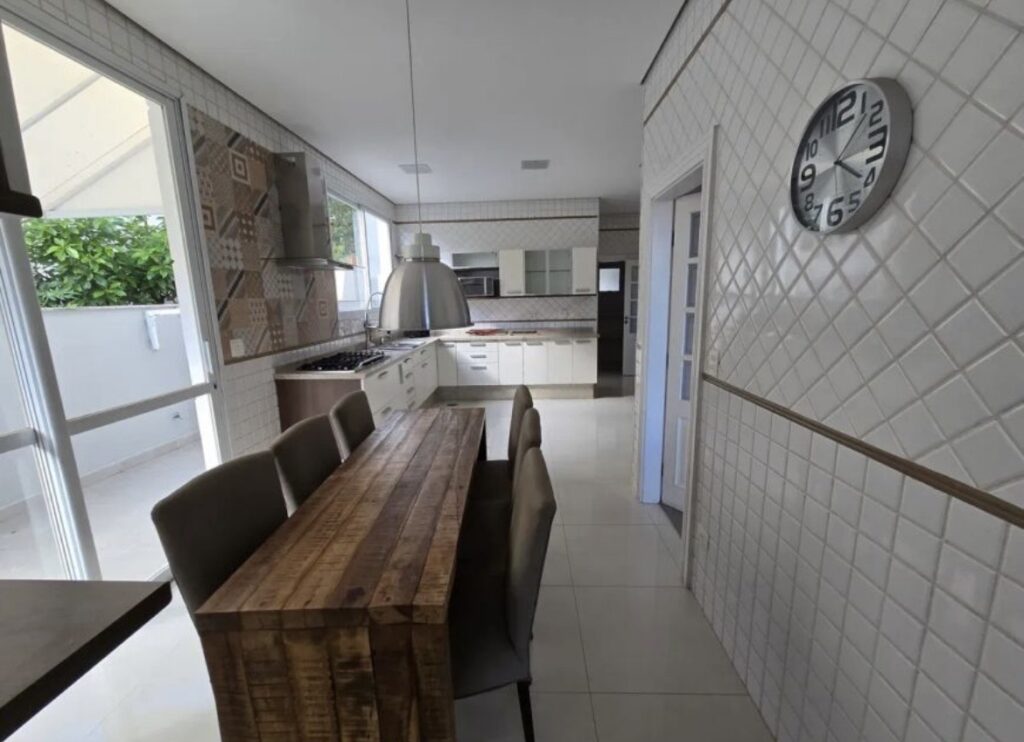 Casa mobiliada no Residencial 5, Alphaville