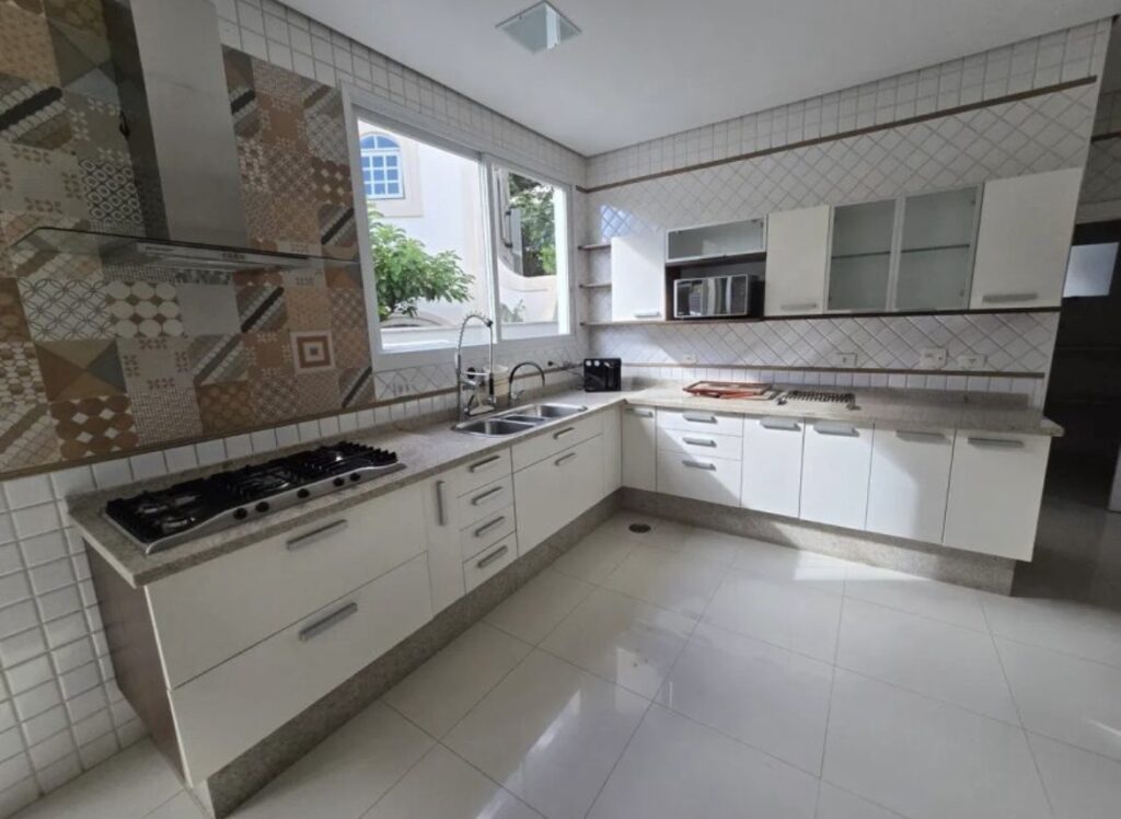 Casa mobiliada no Residencial 5, Alphaville