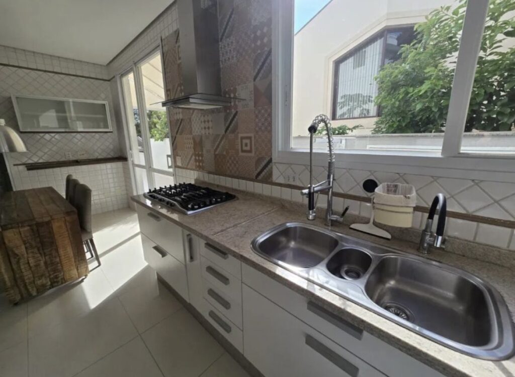 Casa mobiliada no Residencial 5, Alphaville
